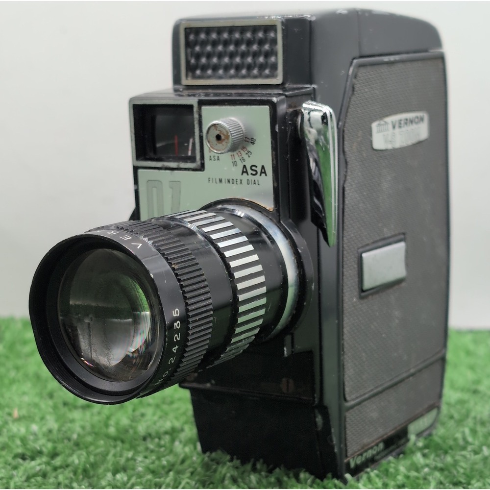 VTG Vernon V-8 Zoom Reel Antique Cine Movie Film Camera Black Japan 8mm Day Prop
